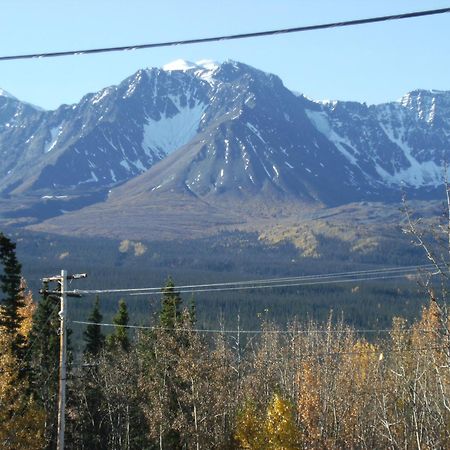 Parkside Inn Haines Junction Eksteriør bilde
