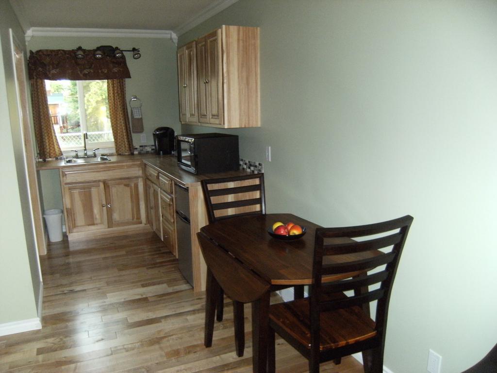 Parkside Inn Haines Junction Rom bilde