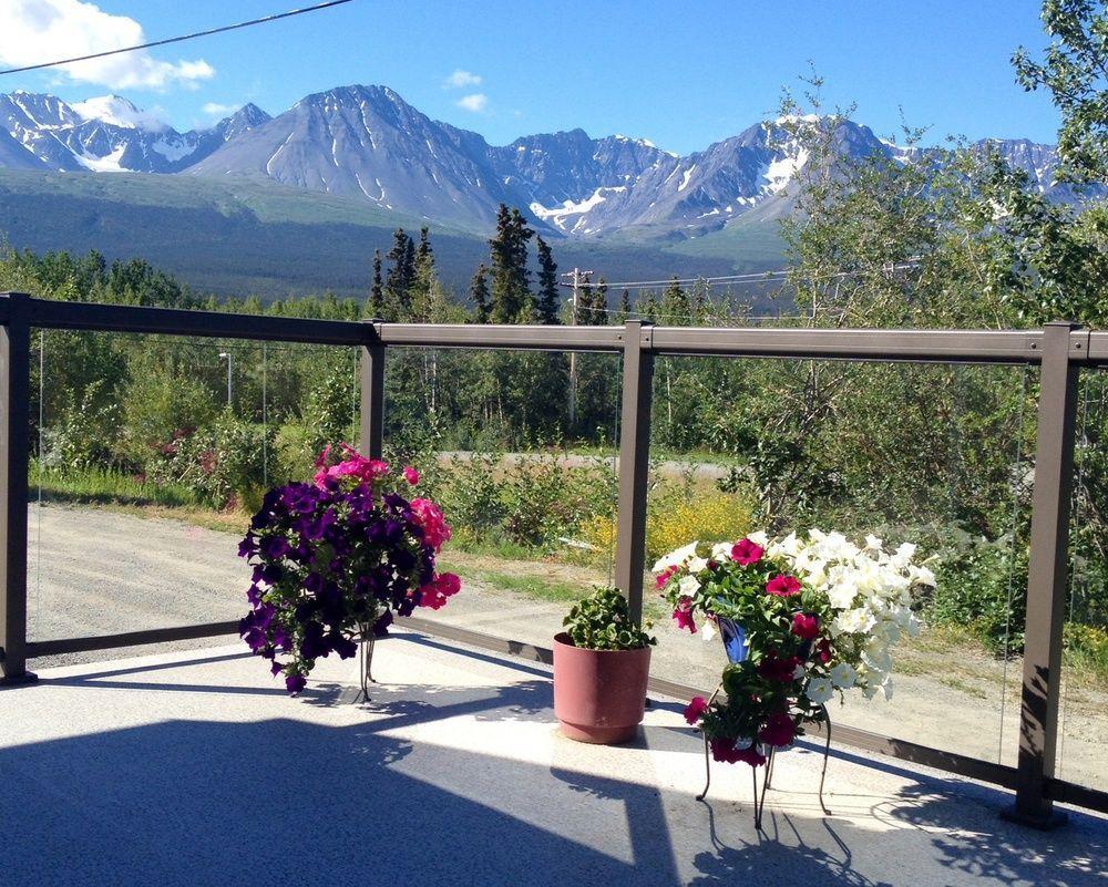 Parkside Inn Haines Junction Eksteriør bilde