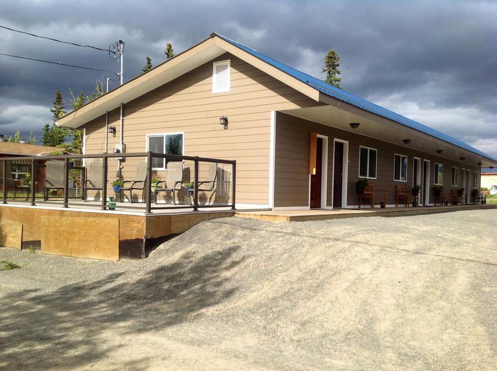 Parkside Inn Haines Junction Eksteriør bilde